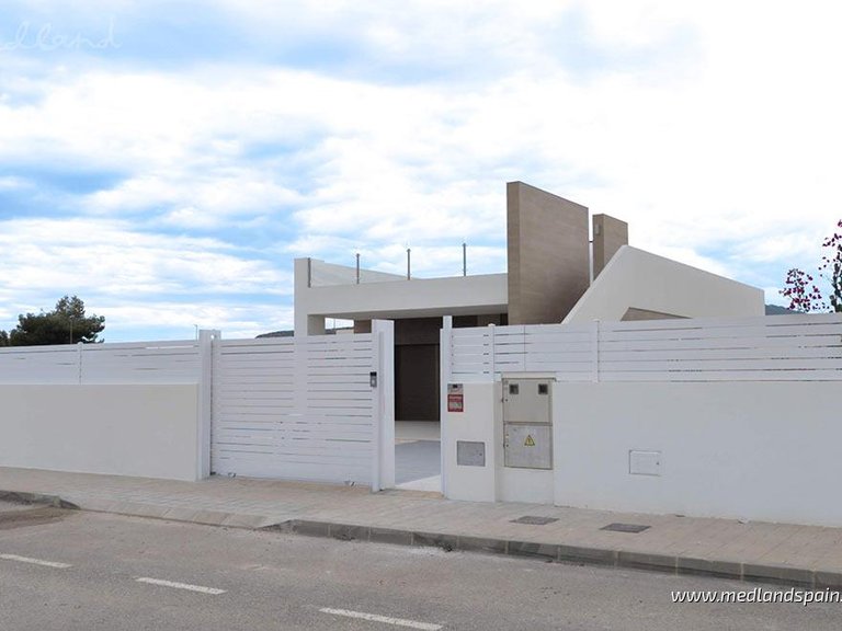 Villa for Sale in La Romana, Alicante 3