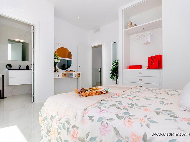 Villa for Sale in Vistabella Golf, Alicante 11