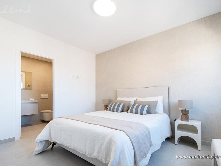 Villa for Sale in Lo Romero Golf, Alicante 8