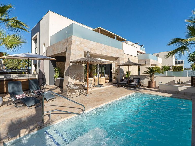 Villa for Sale in Costa Blanca Benijofar, Alicante 1