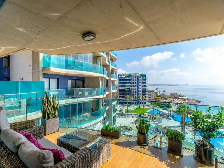 Apartment for Sale in Punta Prima, Alicante 1