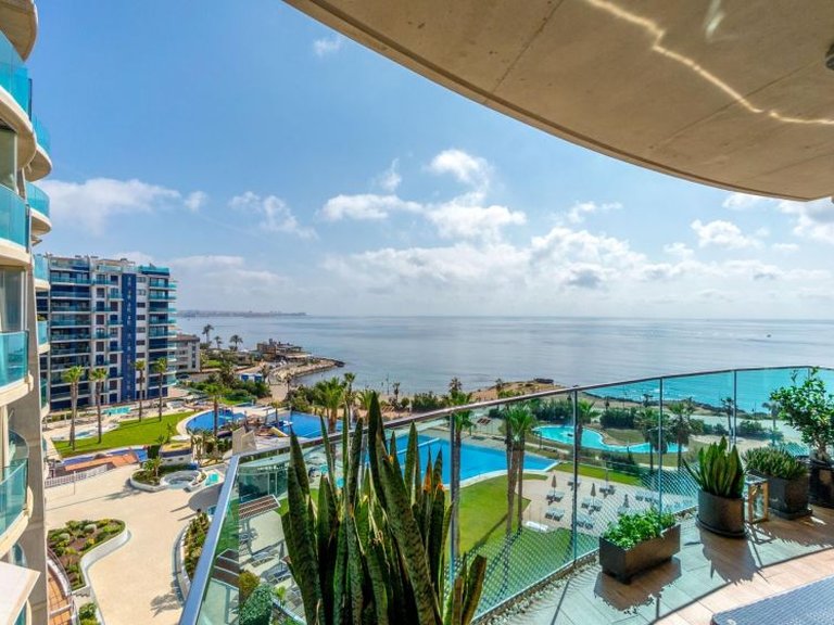 Apartment for Sale in Punta Prima, Alicante 39