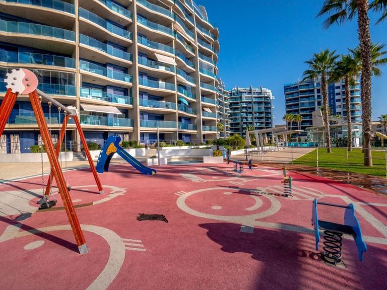 Apartment for Sale in Punta Prima, Alicante 47