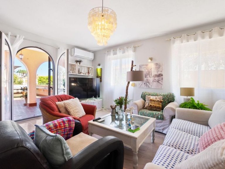 Villa for Sale in La Zenia, Alicante 7