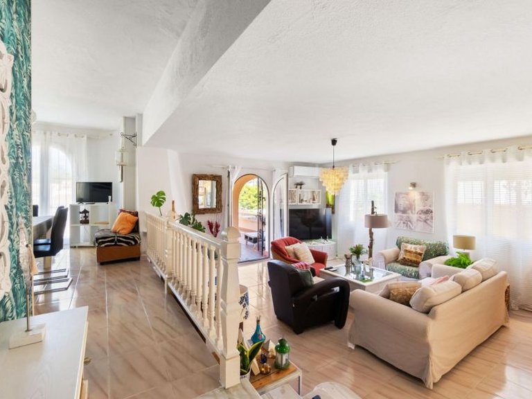 Villa for Sale in La Zenia, Alicante 10