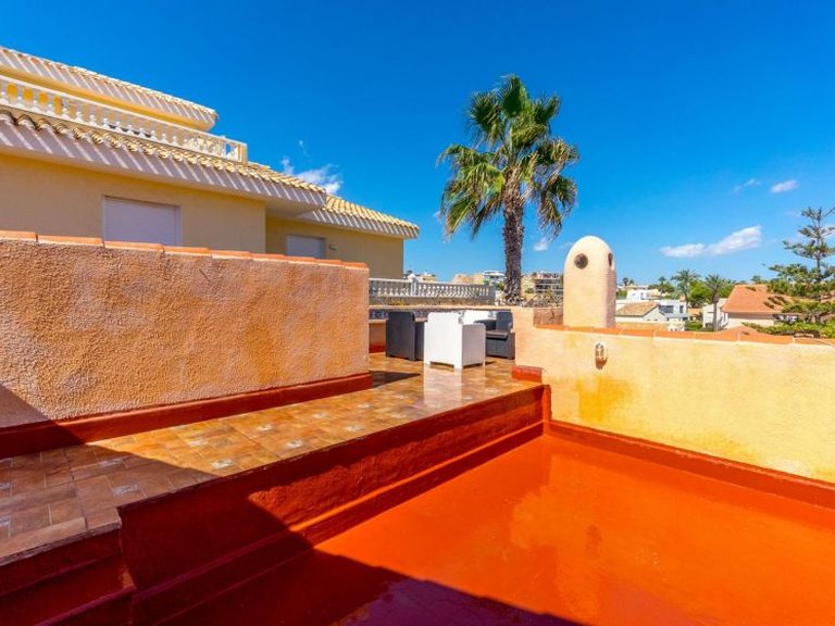 Villa for Sale in La Zenia, Alicante 26