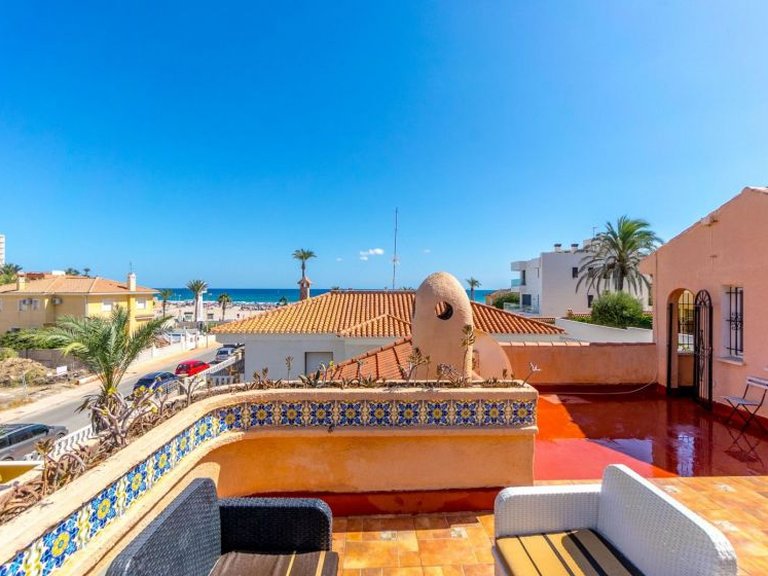 Villa for Sale in La Zenia, Alicante 5