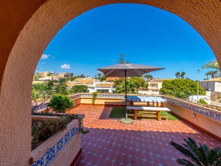 Villa for Sale in La Zenia, Alicante 25