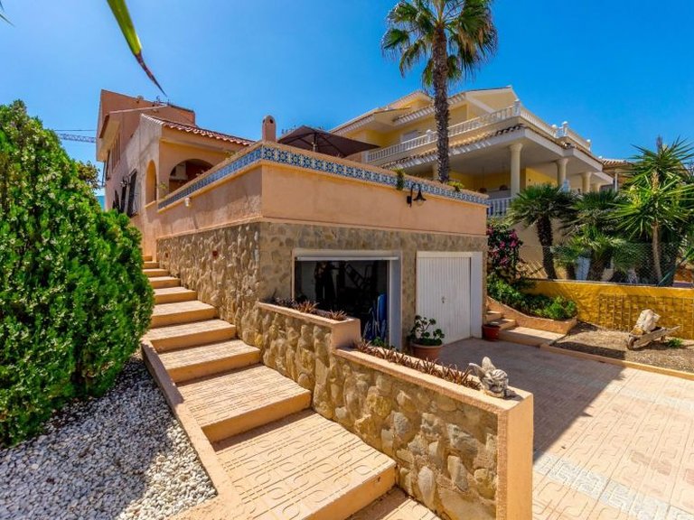 Villa for Sale in La Zenia, Alicante 33
