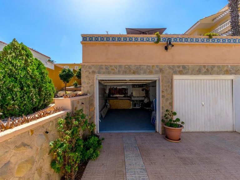 Villa for Sale in La Zenia, Alicante 35