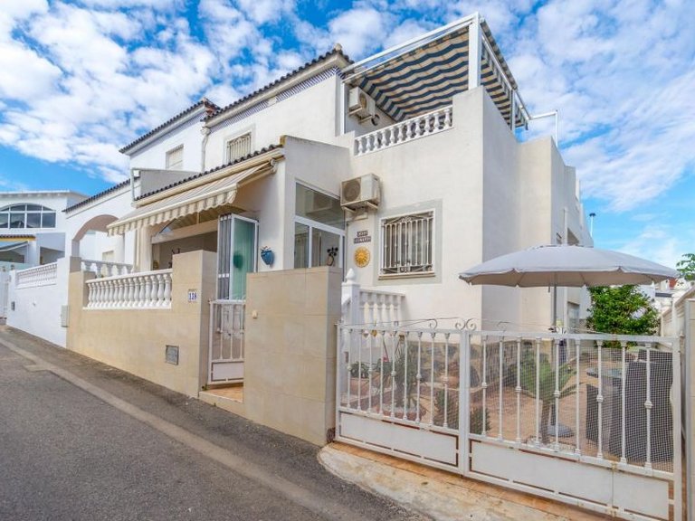 Town House for Sale in Los Balcones, Alicante 1