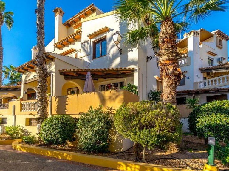 Apartment for Sale in Torrevieja, Alicante 32