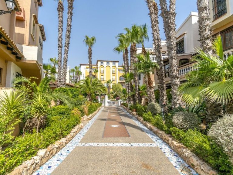 Apartment for Sale in Torrevieja, Alicante 37