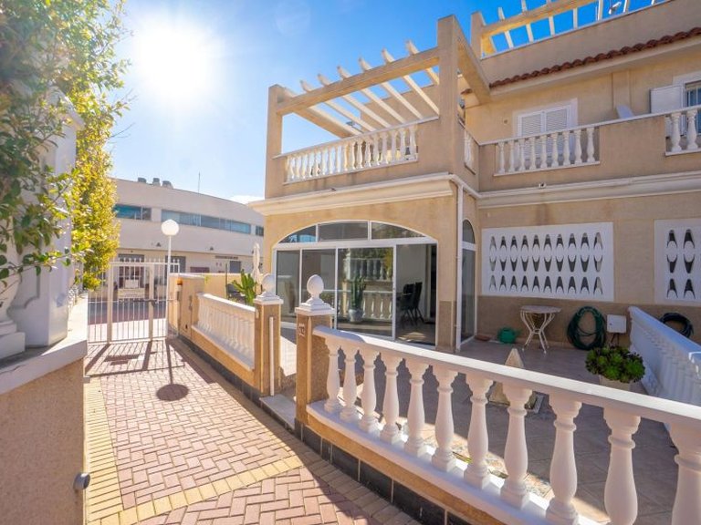 Town House for Sale in Playa Flamenca, Alicante 43