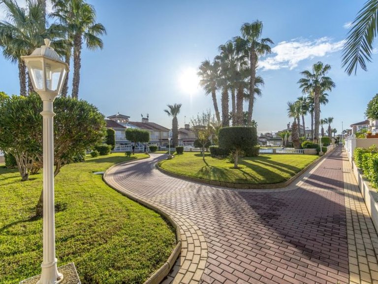Town House for Sale in Playa Flamenca, Alicante 45
