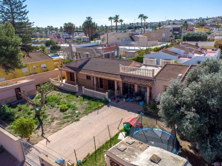 Villa for Sale in Los Balcones, Alicante 22