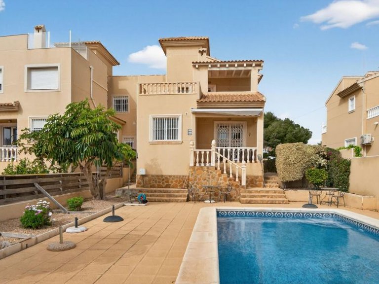 Villa for Sale in Torrevieja, Alicante 25