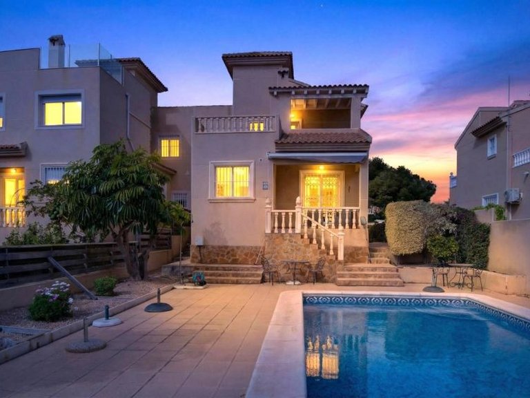 Villa for Sale in Torrevieja, Alicante 6