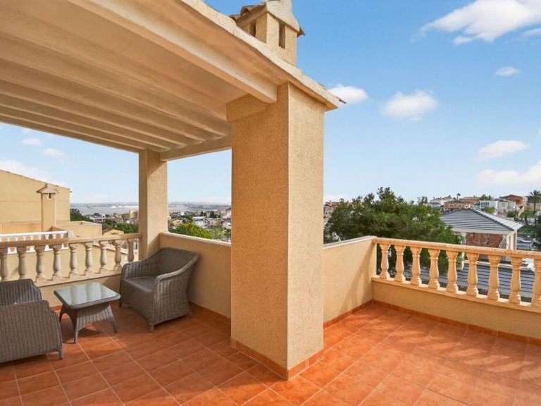 Villa for Sale in Torrevieja, Alicante 5