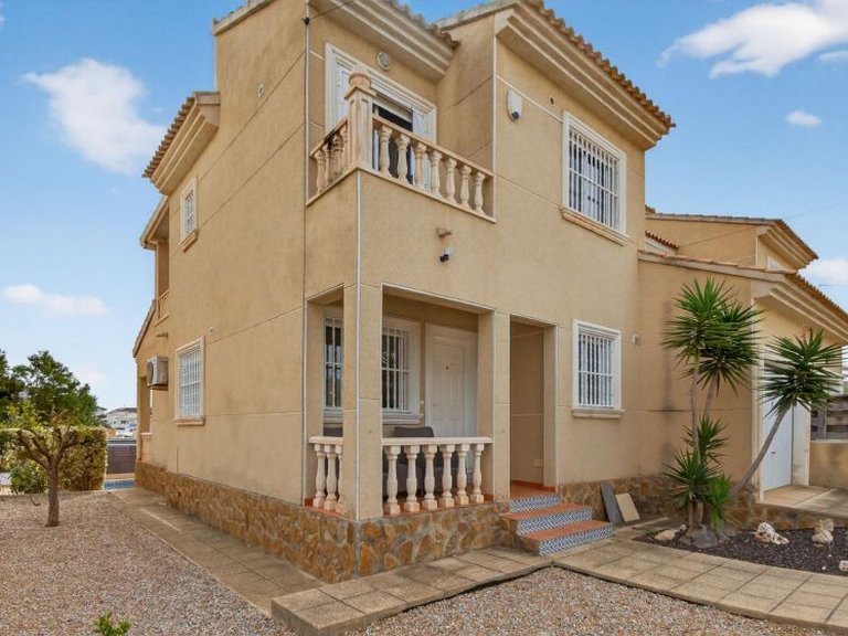 Villa for Sale in Torrevieja, Alicante 27