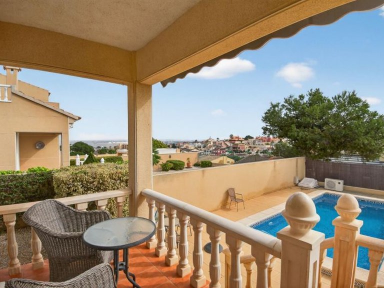 Villa for Sale in Torrevieja, Alicante 4