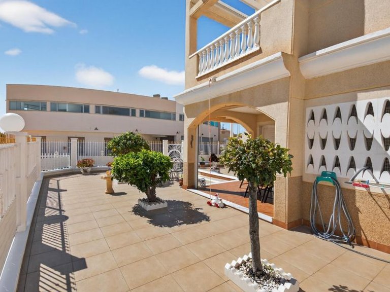 Town House for Sale in Playa Flamenca, Alicante 28