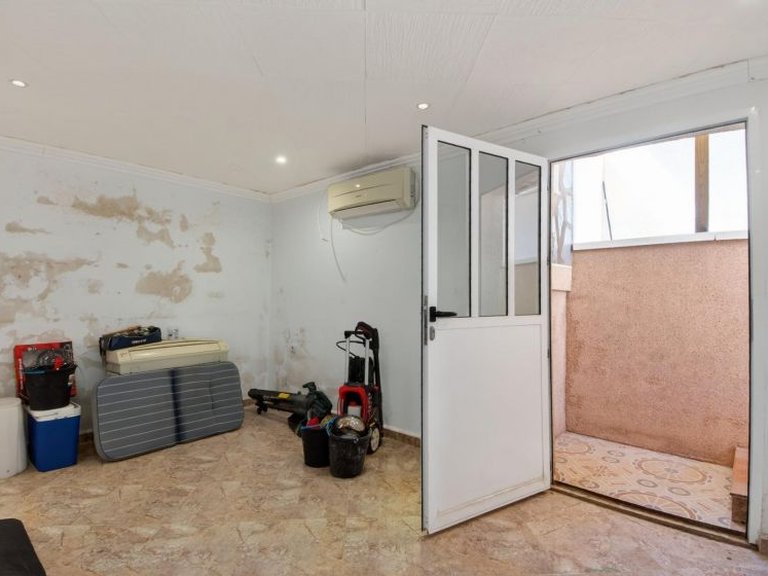 Villa for Sale in Benijofar, Alicante 28