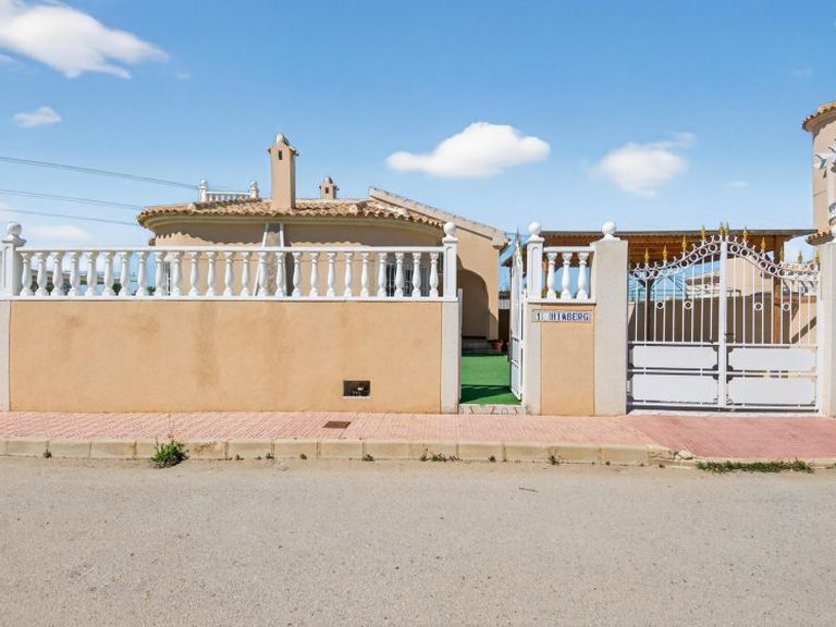 Villa for Sale in Benijofar, Alicante 29
