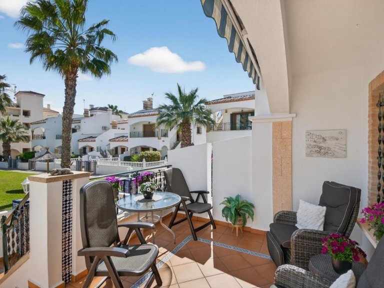 Villa for Sale in Playa Flamenca, Alicante 26