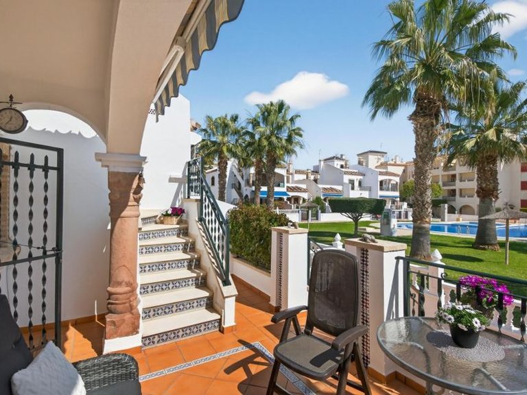 Villa for Sale in Playa Flamenca, Alicante 3