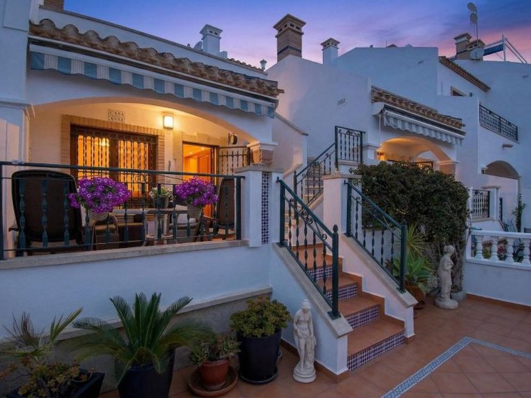 Villa for Sale in Playa Flamenca, Alicante 6