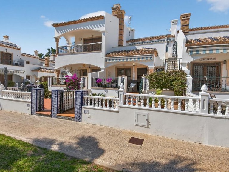Villa for Sale in Playa Flamenca, Alicante 27