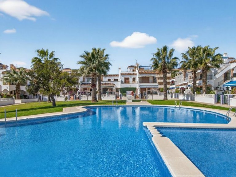 Villa for Sale in Playa Flamenca, Alicante 5