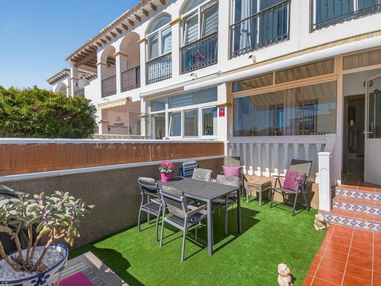 Town House for Sale in Punta Prima, Alicante 1