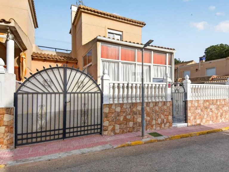 Town House for Sale in Los Altos, Alicante 1