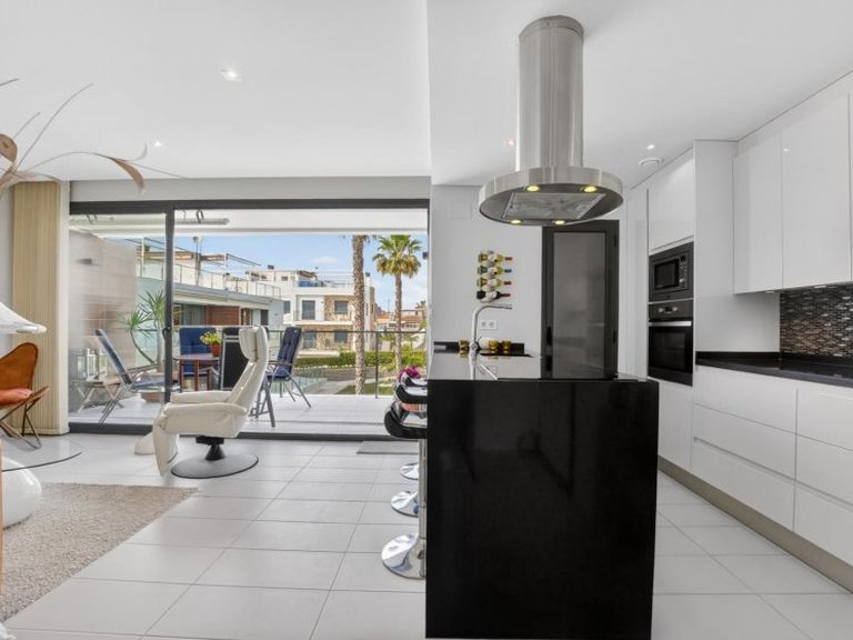 Apartment for Sale in Punta Prima, Alicante 6