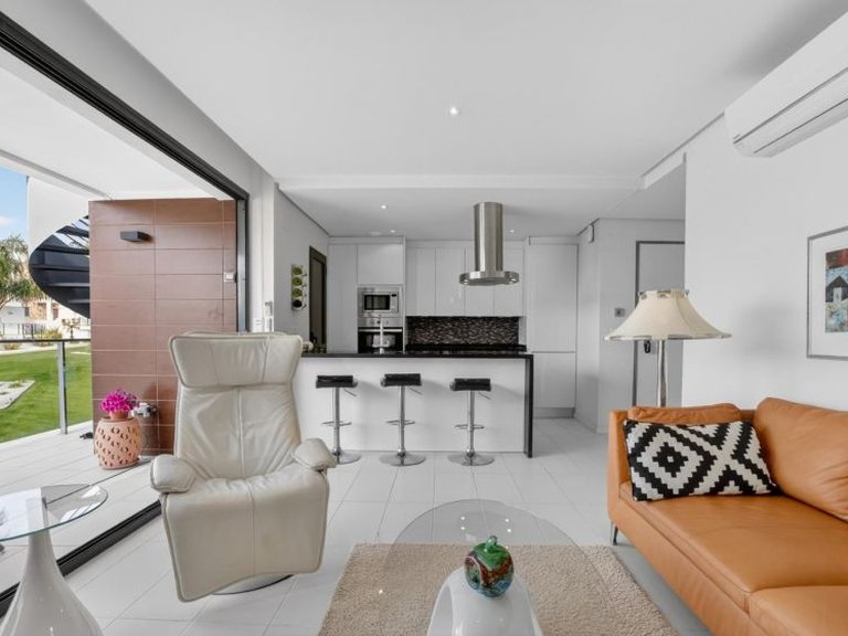 Apartment for Sale in Punta Prima, Alicante 7