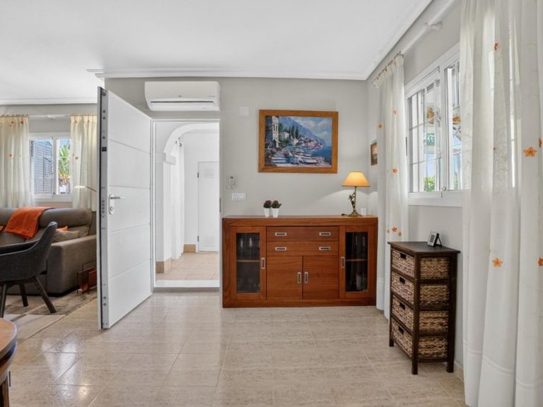 Town House for Sale in Playa Flamenca, Alicante 8