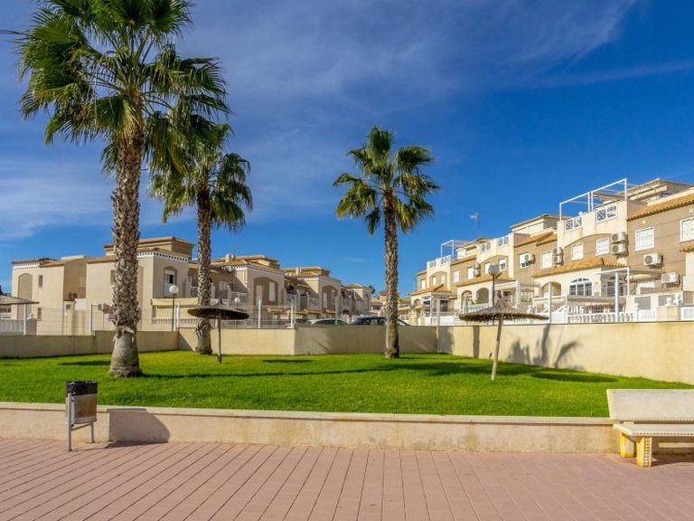 Apartment for Sale in Torrevieja, Alicante 31