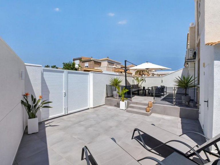 Apartment for Sale in Torrevieja, Alicante 24