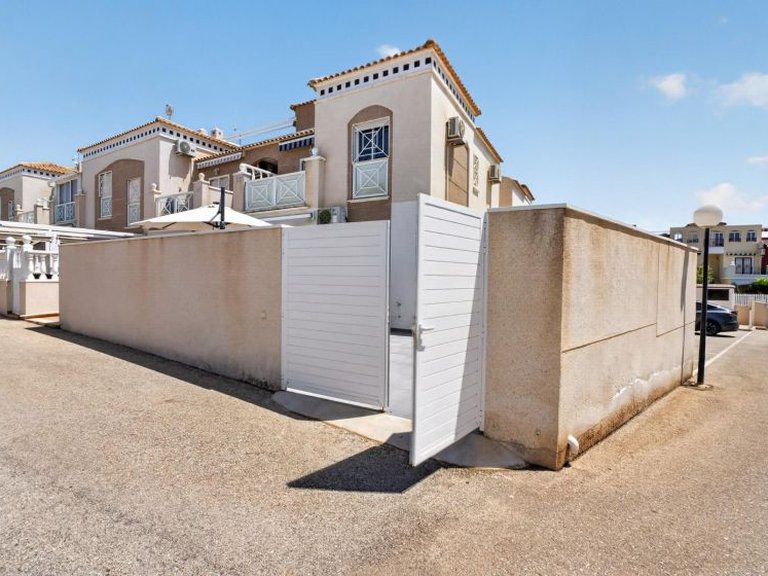 Apartment for Sale in Torrevieja, Alicante 25