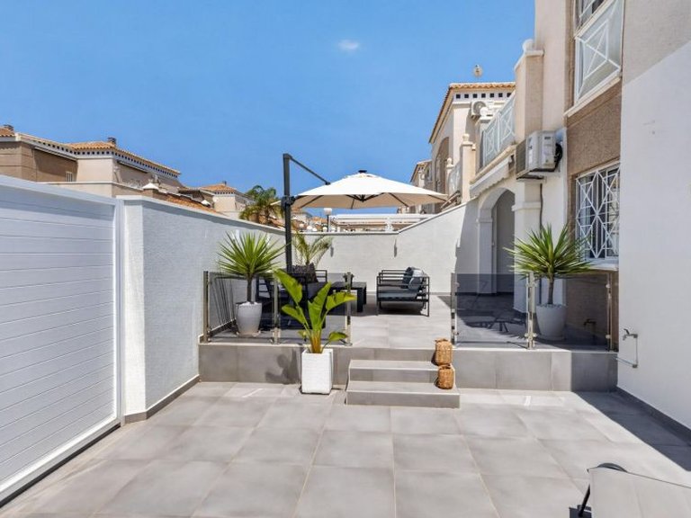 Apartment for Sale in Torrevieja, Alicante 28