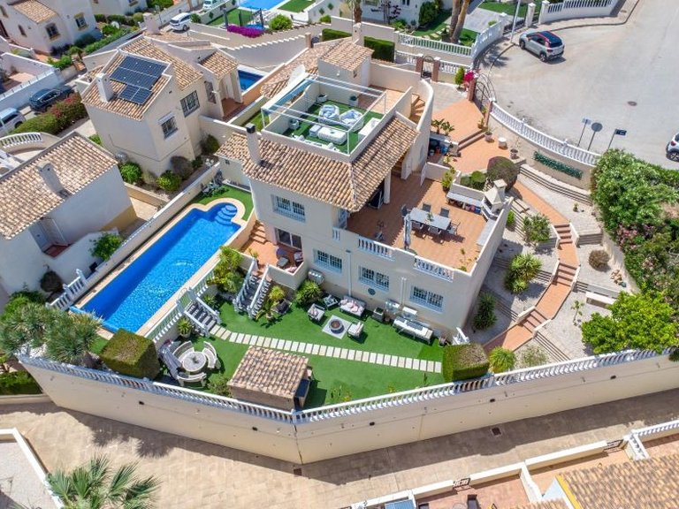 Villa for Sale in Villamartin, Alicante 40