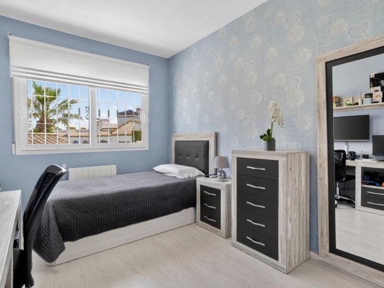 Villa for Sale in Villamartin, Alicante 14