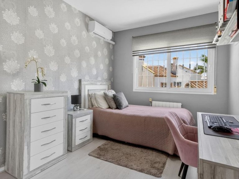 Villa for Sale in Villamartin, Alicante 15