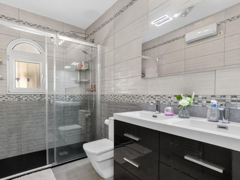 Villa for Sale in Villamartin, Alicante 16