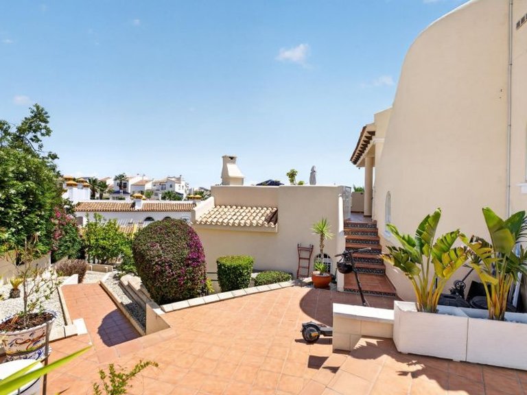 Villa for Sale in Villamartin, Alicante 23