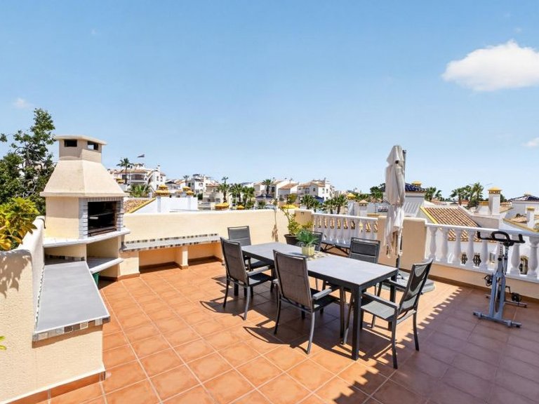Villa for Sale in Villamartin, Alicante 24