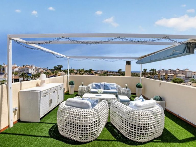 Villa for Sale in Villamartin, Alicante 26