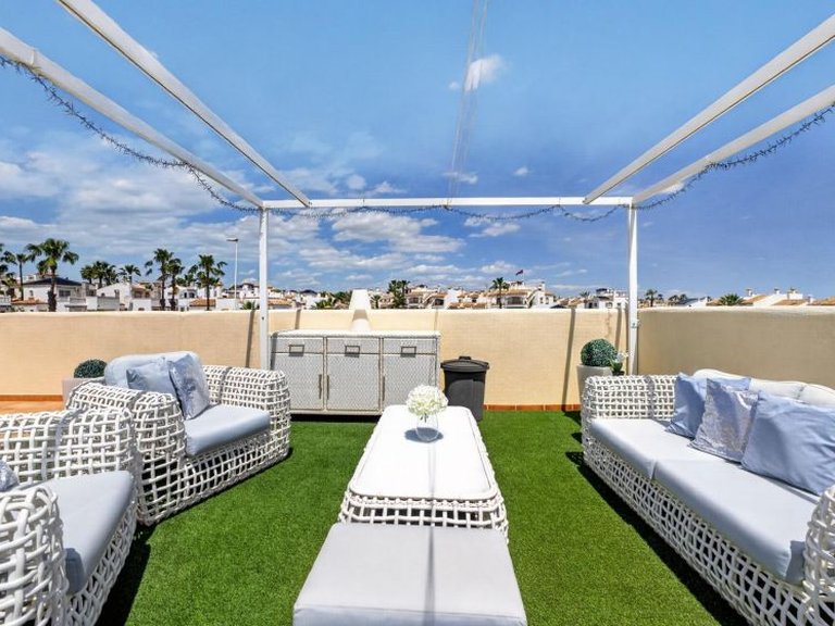 Villa for Sale in Villamartin, Alicante 27